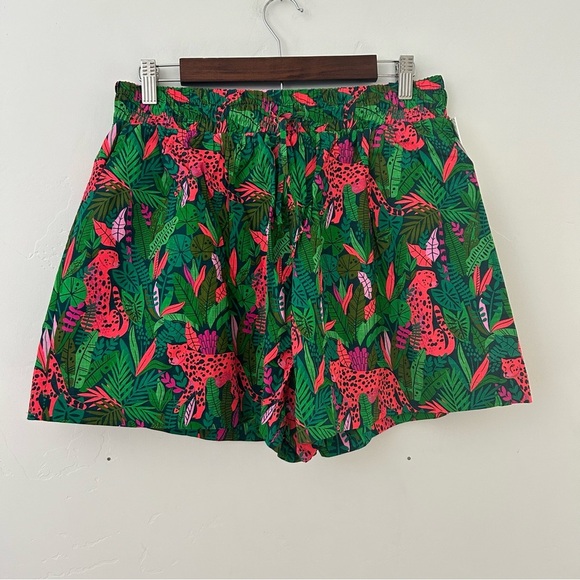 Red Dress Boutique Pants - NWT Palms Away Linen Blend Shorts Tropical Leopard Print Size Medium
